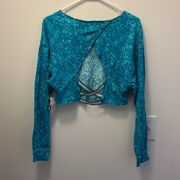 Free People (FP) Movement blue cutout Back Cropped Long Sleeve Top size small - Picture 5 of 13